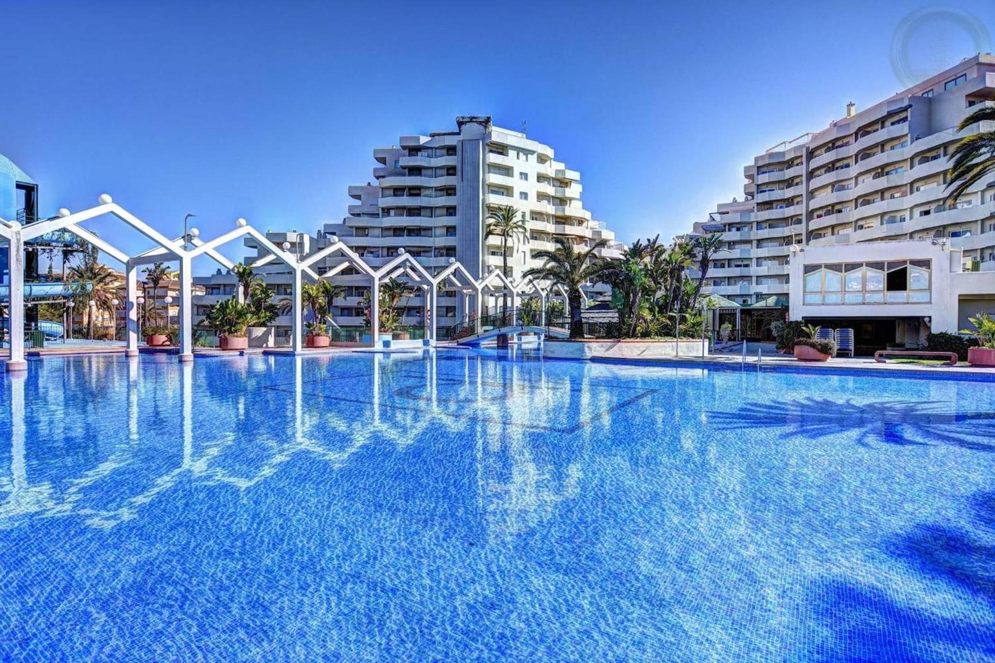 Benalbeach Apartment With Water Park Беналмадена Екстериор снимка