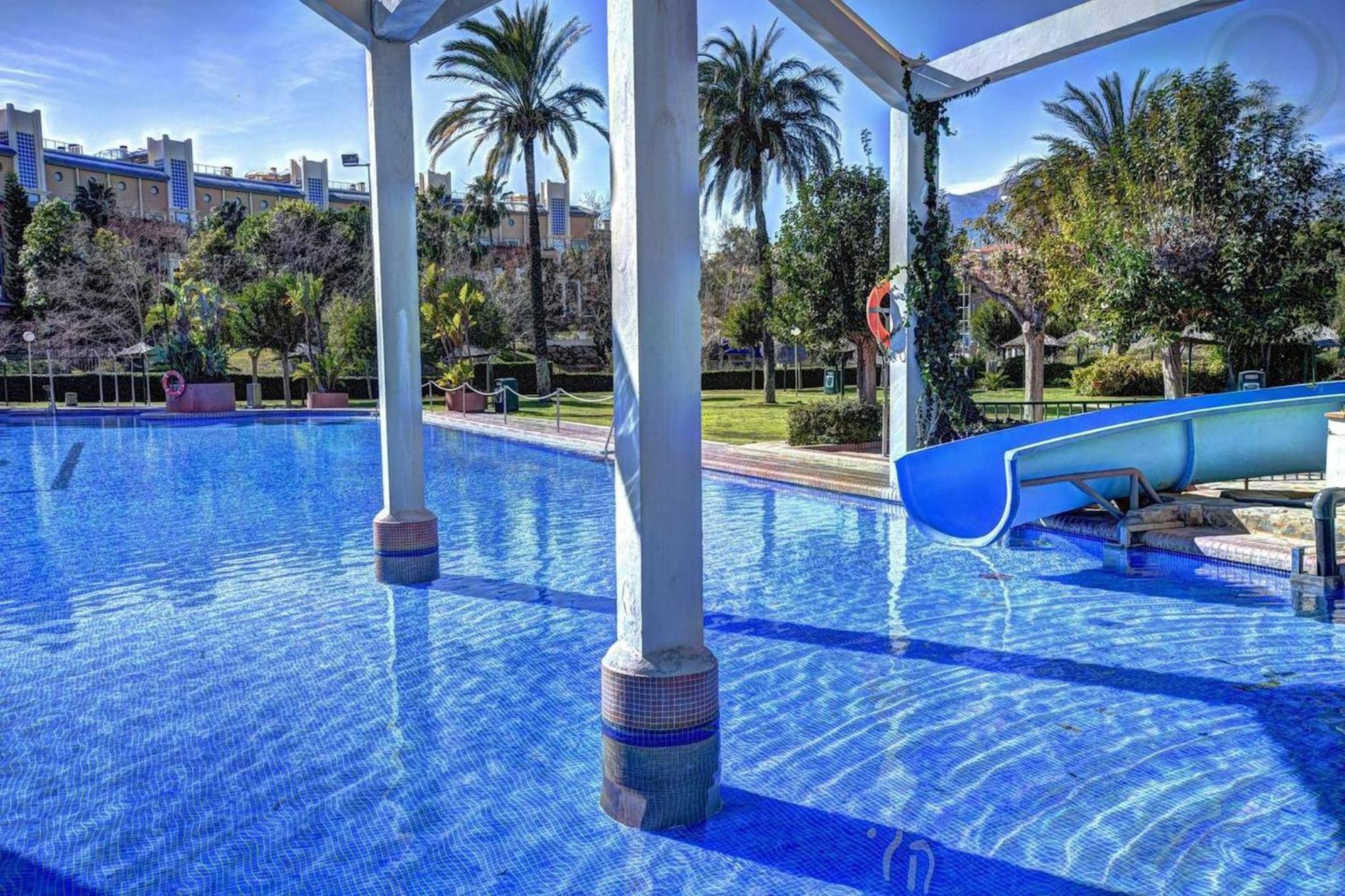 Benalbeach Apartment With Water Park Беналмадена Екстериор снимка